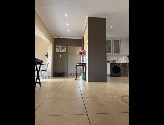 340M² GUESTHOUSE FOR SALE IN RUSTENBURG RURAL